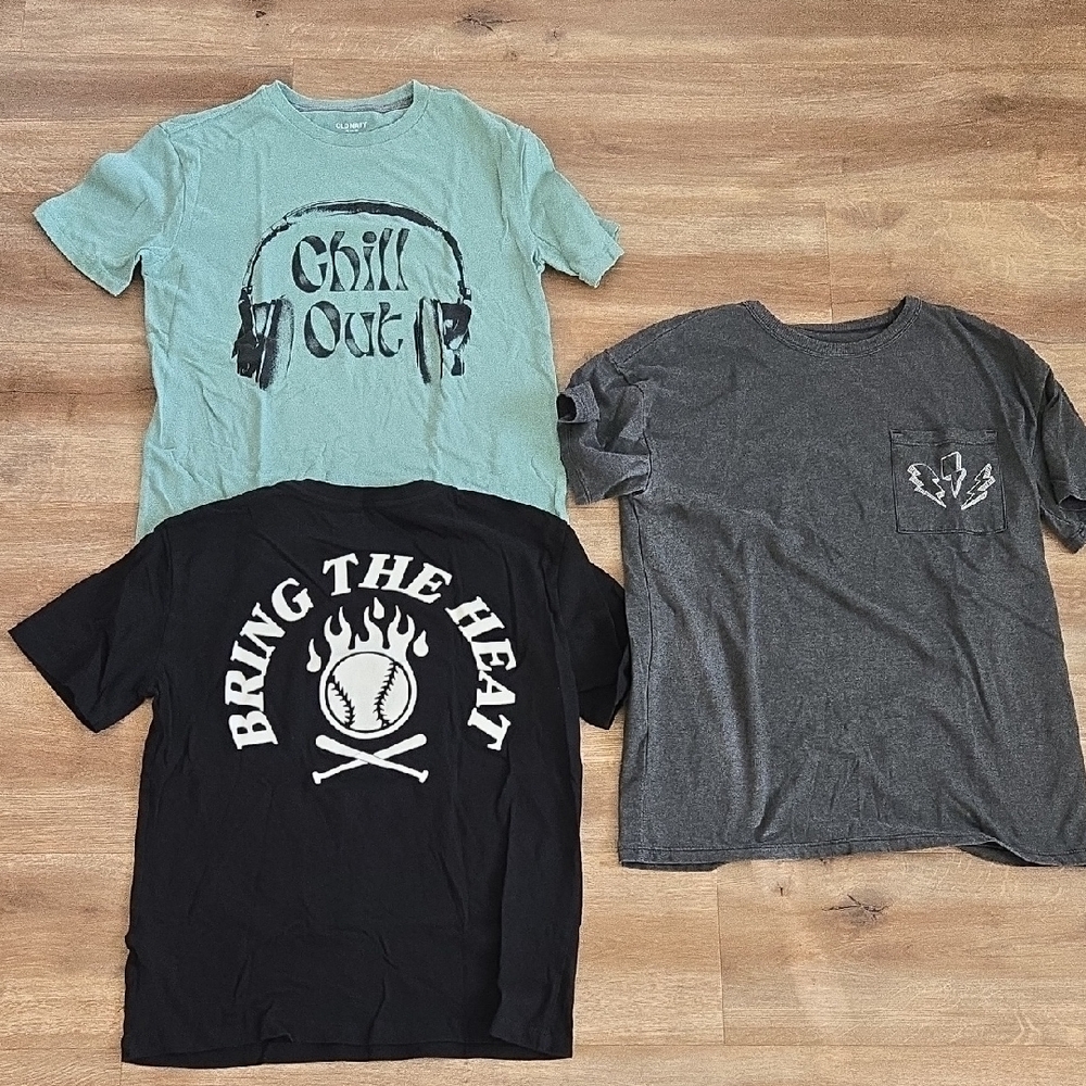 Boy's Graphic T-Shirt Bundle (21 Shirts) - Picture 14 of 16